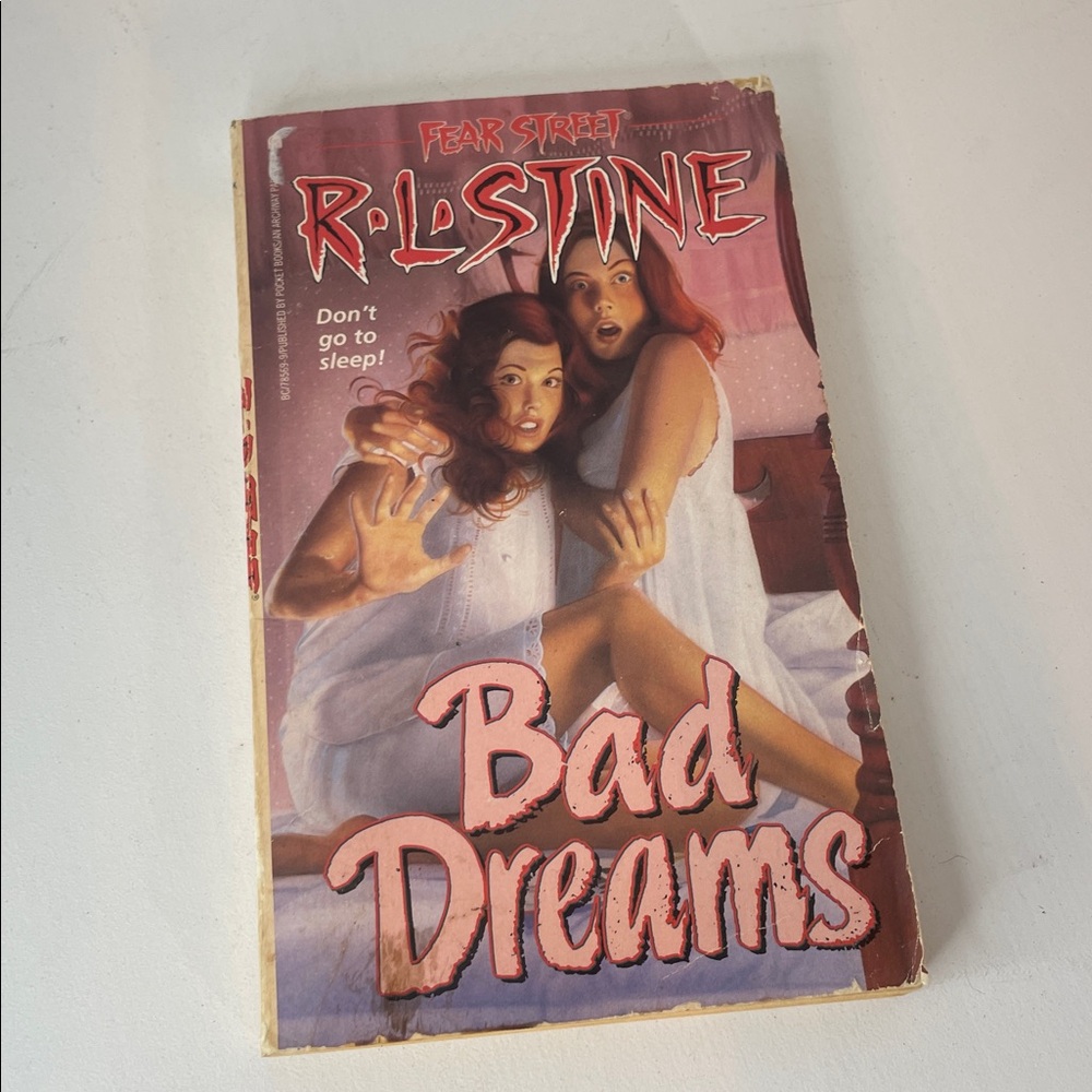 Fear Street: Bad Dreams by: R.L. Stine paperback book